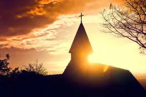 Friedhofskapelle Selbeck bei Sonnenuntergang